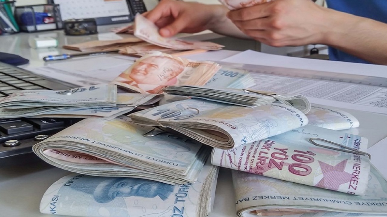 Emekliyi sevindirecek haber VakıfBank'dan geldi; Emeklilere 4.500 TL ek ödeme yapacak...