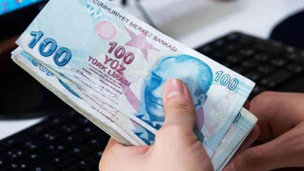 Bu Gece Milyonları Sevindiren Haber duyuruldu: E Devlet'te Şimdi Başvuru Yapan 1900 TL Para Alacak!