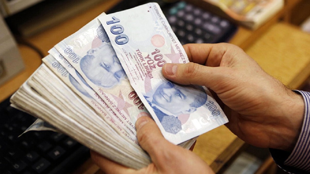 Son Dakika! Emekliye Çifte Müjde! Açıklamalar Peş Peşe Geldi: 17 Bin TL İkramiye Alacaksınız!