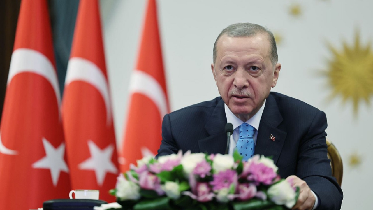 Az önce 16,5 milyon emekliye mutluluktan havalara uçuracak haber geldi! Emekliye 6 bin TL bayram ikramiyesi
