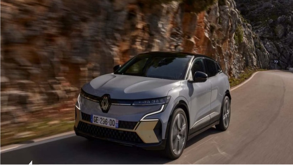 Son Dakika! Renault Megane E-Tech Yeni Fiyat Listesi Ortaya Çıktı! Bu Fiyata "0" Değil 2. El Otomobil Alınır...