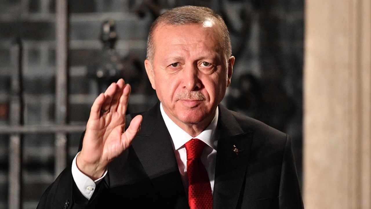 TBMM'den GEÇTİ: TCKN Son Rakamına Göre IBAN Numarasına veya PTT Hesaplarına 1900 TL Para Yatacak!