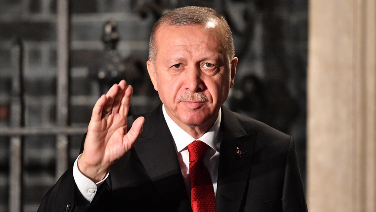Emekliler için sürpriz gelişme! Hayırlı olsun diyerek müjdeyi duyurdu! İşte tüm detaylar...