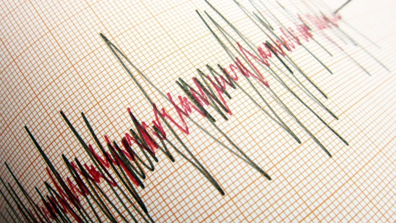 Kütahya'da Korkutan Sarsıntı! 4.2 Büyüklüğünde Deprem Paniğe Neden Oldu