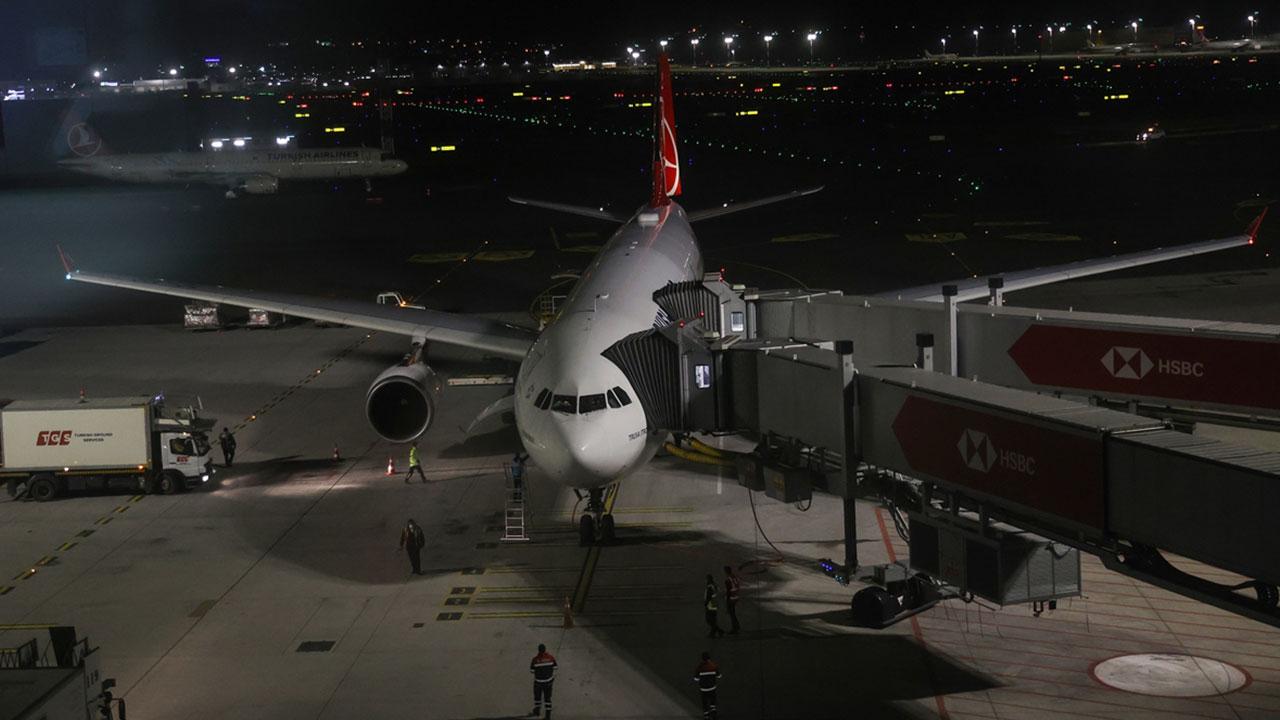 İstanbul 'dan Pakistan’a Giden Uçaklar iptal edildi: Hava Sahası Kapandı, Seferler İptal edildi.