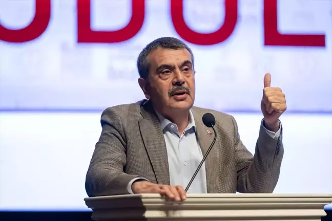 Milli Eğitim’den Yapay Zeka süprizi: Okuma Yazma Becerileri Geliştirilecek