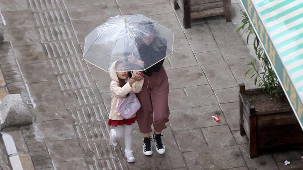 Meteoroloji’den Uyarı: Çok Sayıda İl İçin Sağanak ve Fırtına Alarmı