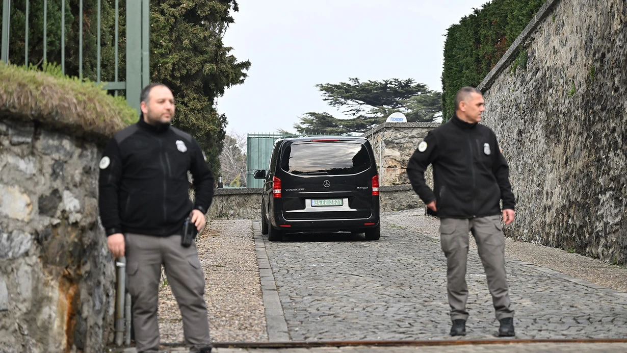 Rus Heyeti İstanbul'daki Başkonsolosluğa Geldi