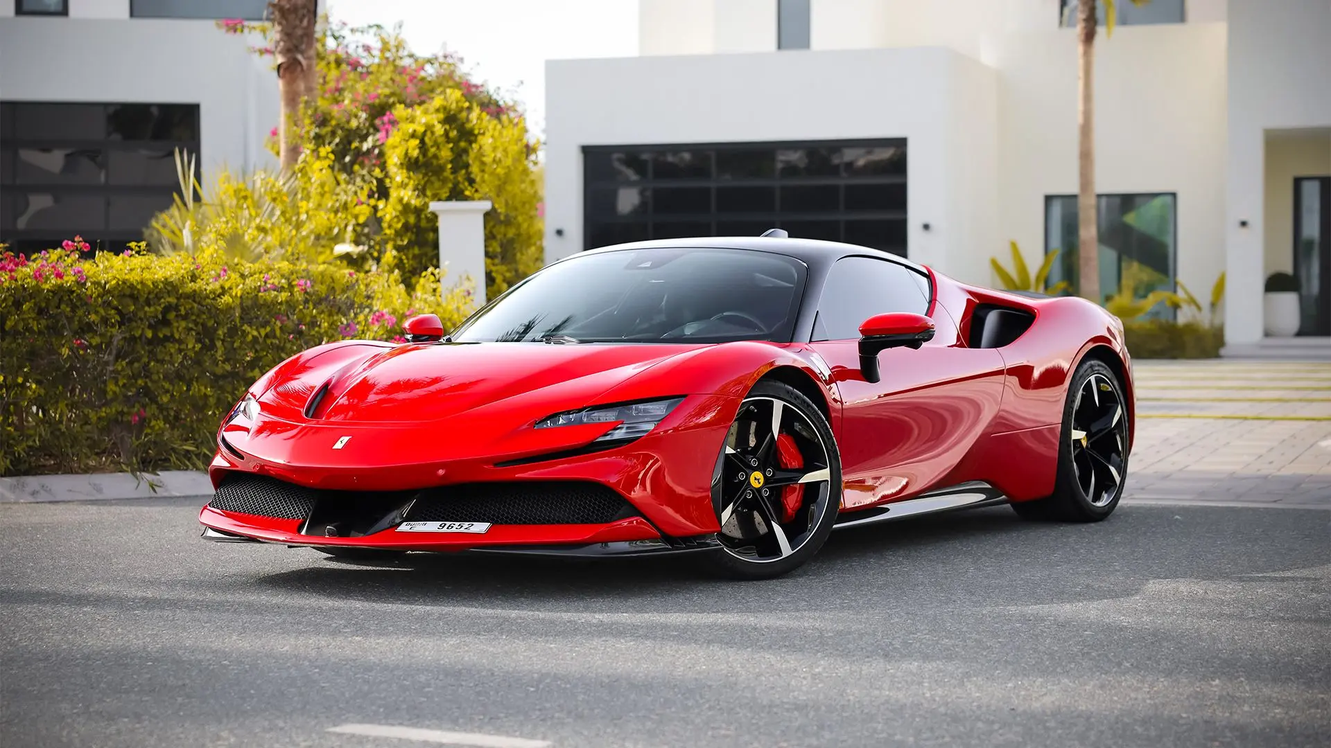 Flaş haber:Türkiye ve Dubai’de Araç Fiyatları dudak uçuklatıyor 80 Milyonluk Ferrari, Dubai’de 20 Milyon TL!