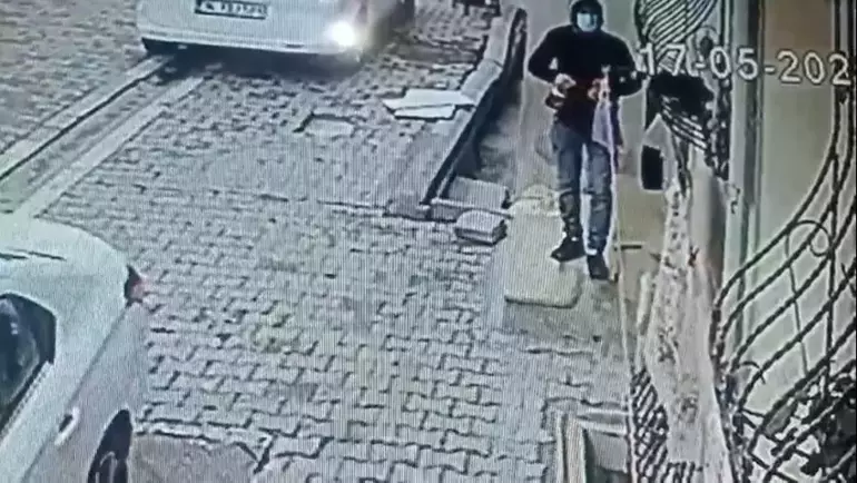 Ayşe'nin Çığlığı: “Kurtarın Beni!” | Kezzapla Babasına ve Kız Kardeşine Saldırdı, Şiddetin Hedefinde Kadınlar Var