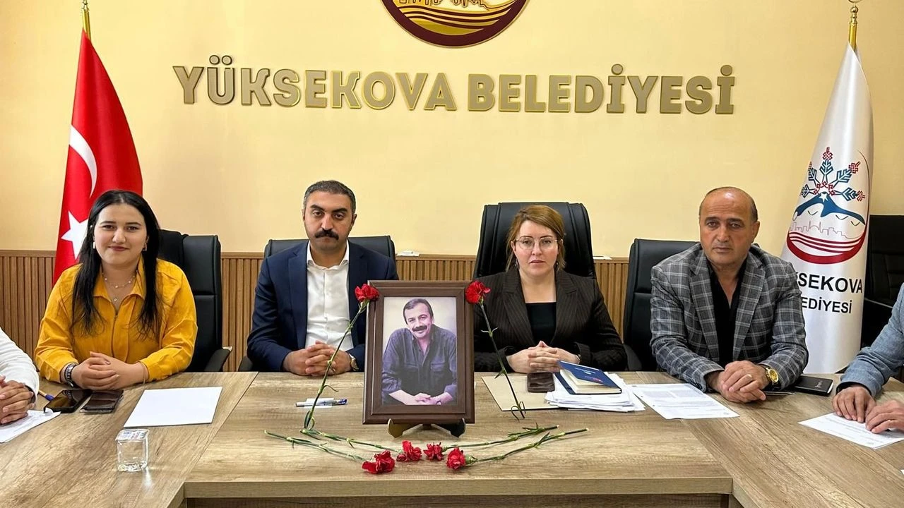 Hakkari Yüksekova'da Cadde İsmi Değişti: Cengiz Topel Caddesi Artık Sırrı Süreyya Önder Adını Taşıyacak