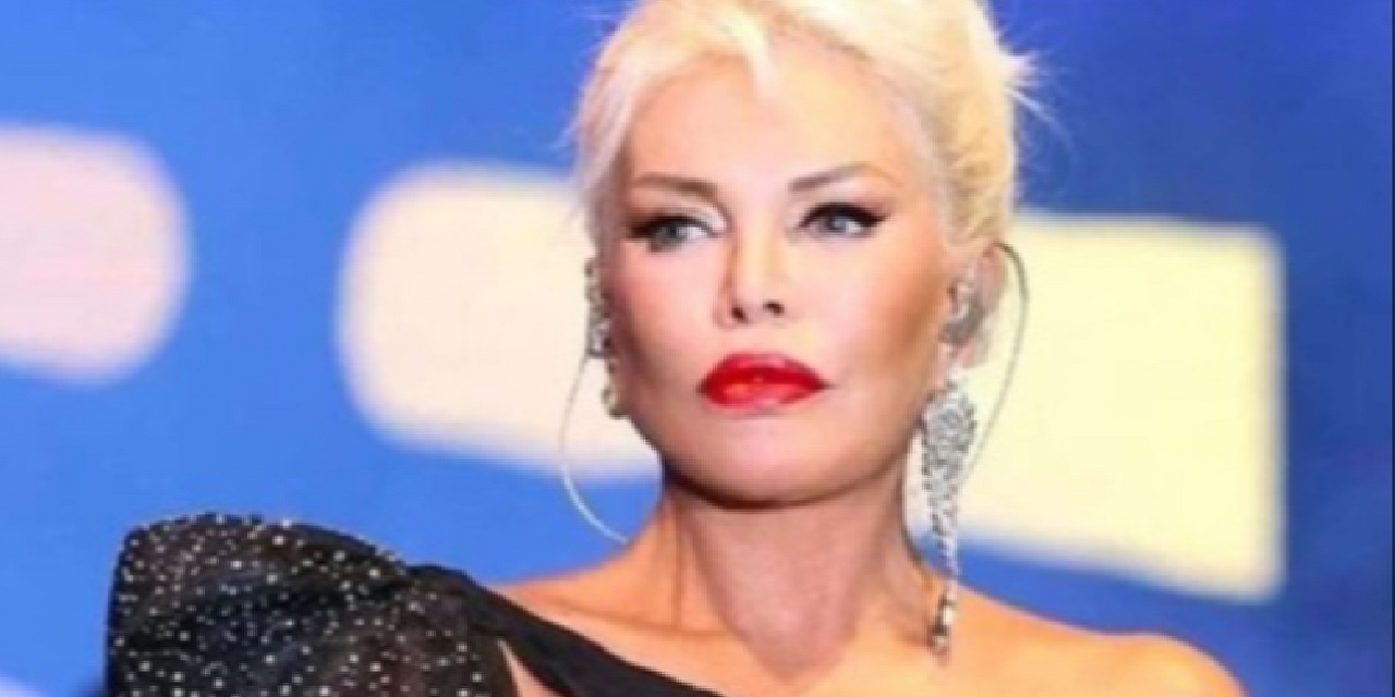 Ajda Pekkan'ın Bir Sırrı Açığa Çıktı! Sahneden İner İnmez Yaptığı Şey Şaşırttı…