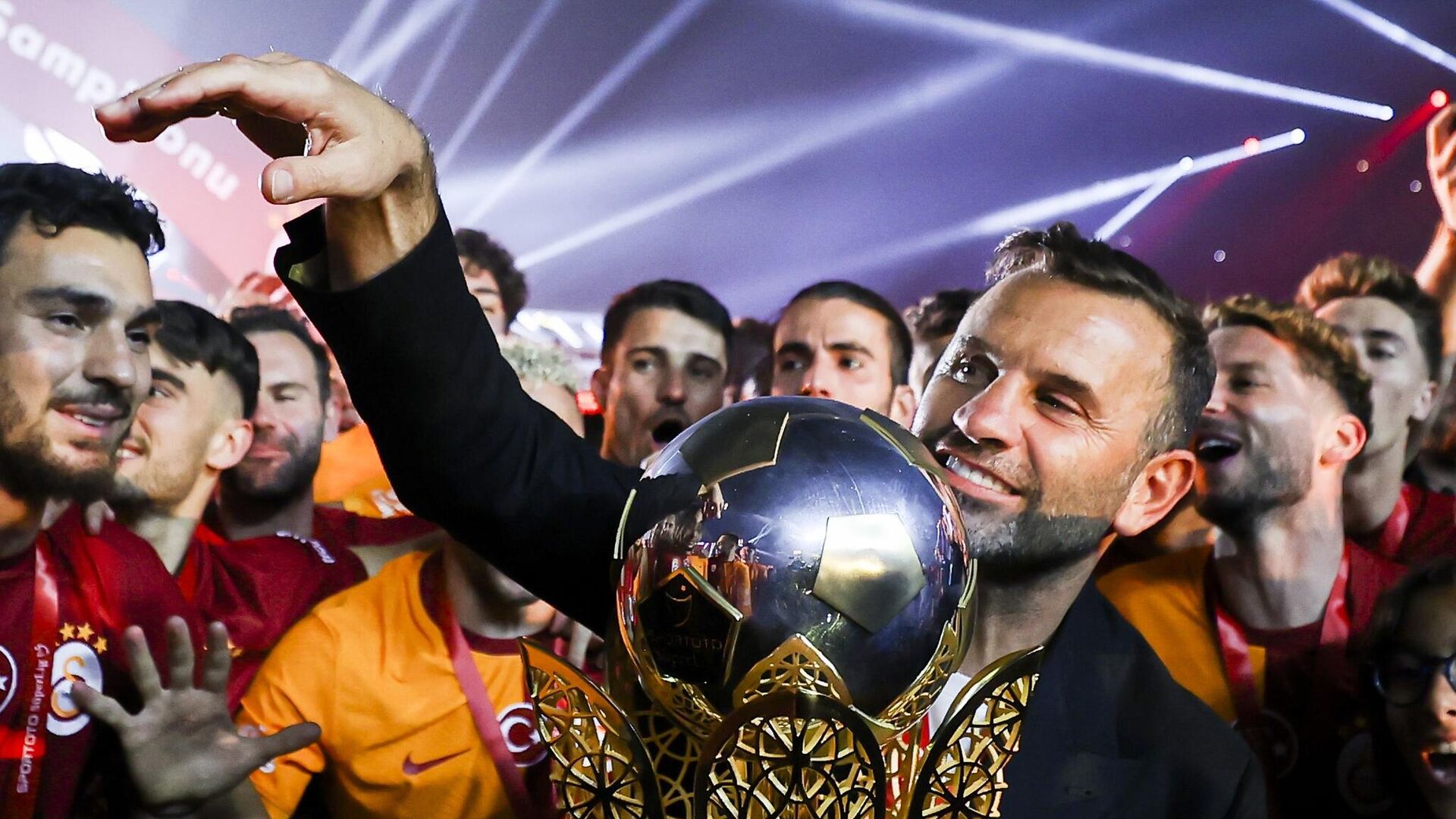 Parayı Koyacak Yer Bulamayacak! Galatasaray’dan Okan Buruk'a Şampiyonluk Zammı