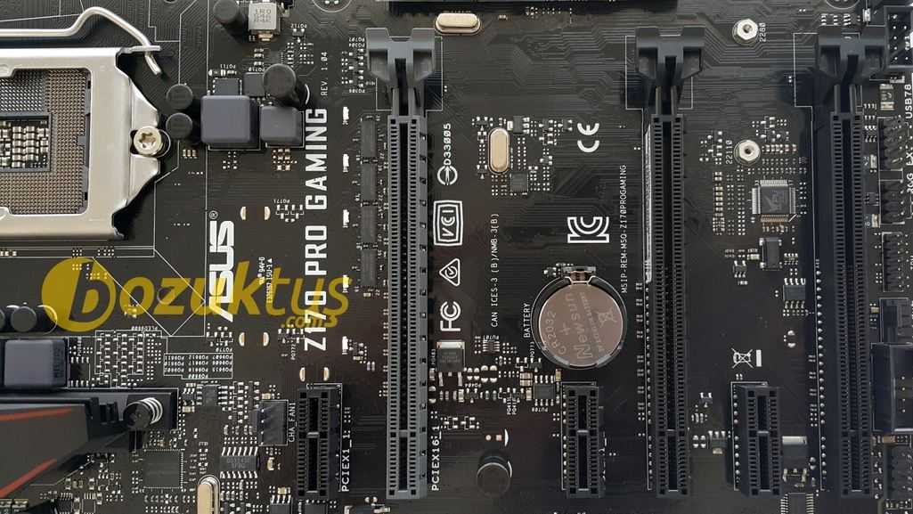Asus Z170 Pro Gaming PCI Express slotları