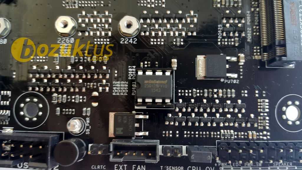 Winbond 25Q128FV1Q 1517 BIOS çip